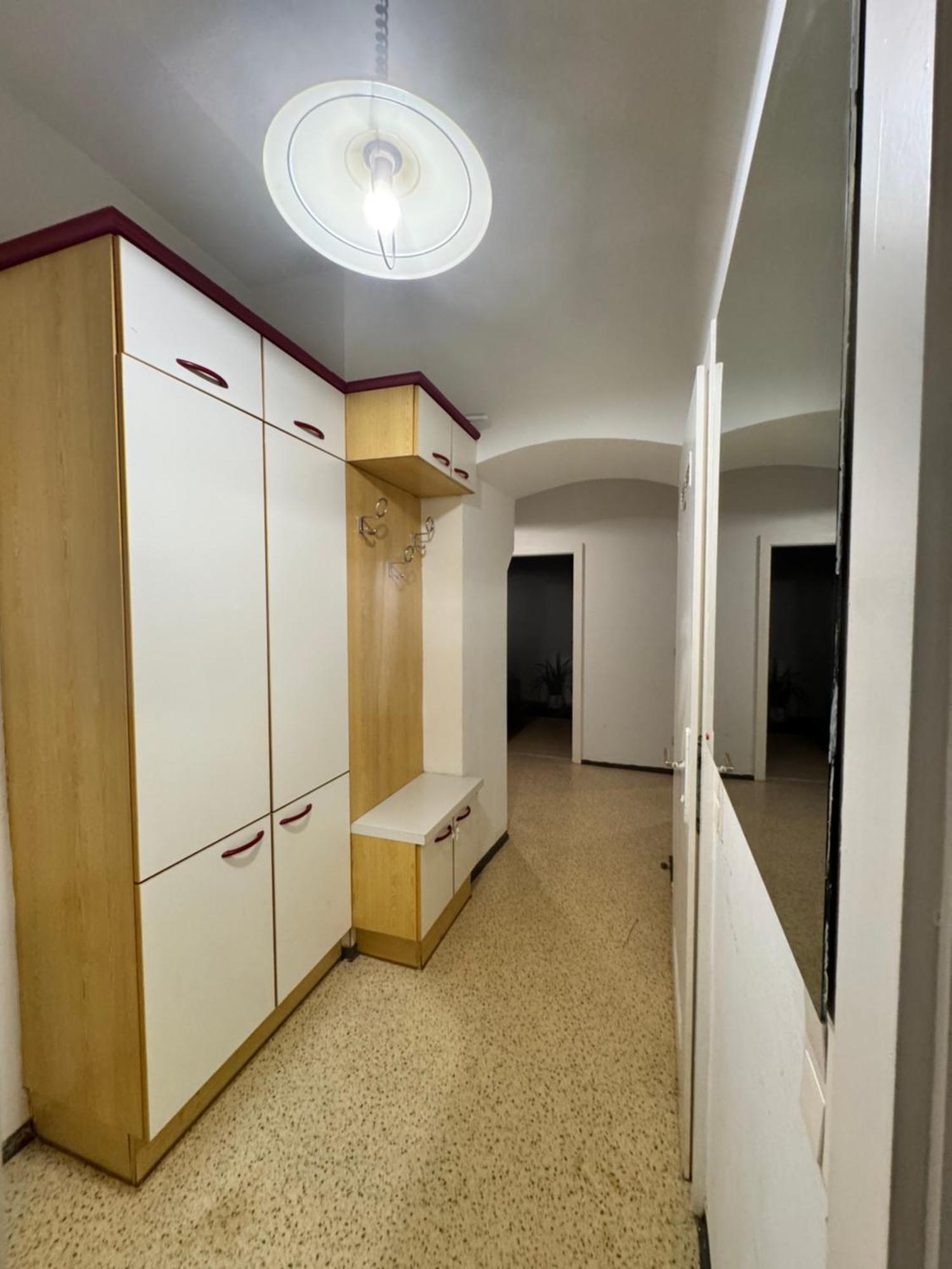 Appartement 1100 Ganze 1 *